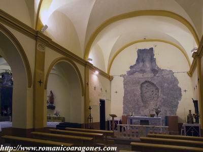 INTERIOR DE LA PARROQUIAL HACIA LA CABECERA
